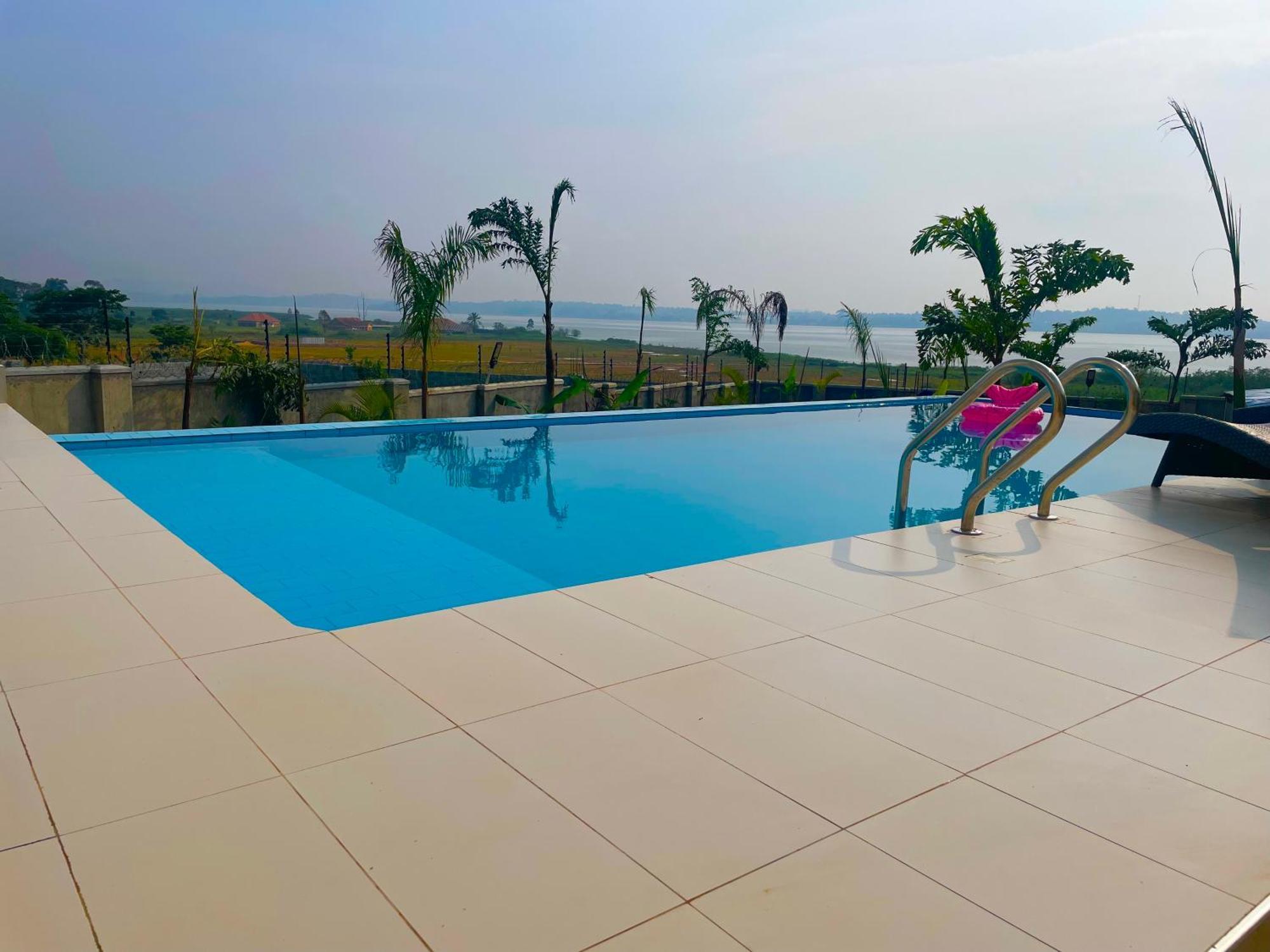 Infinity Pool , Free Private Pool Airport Shuttle