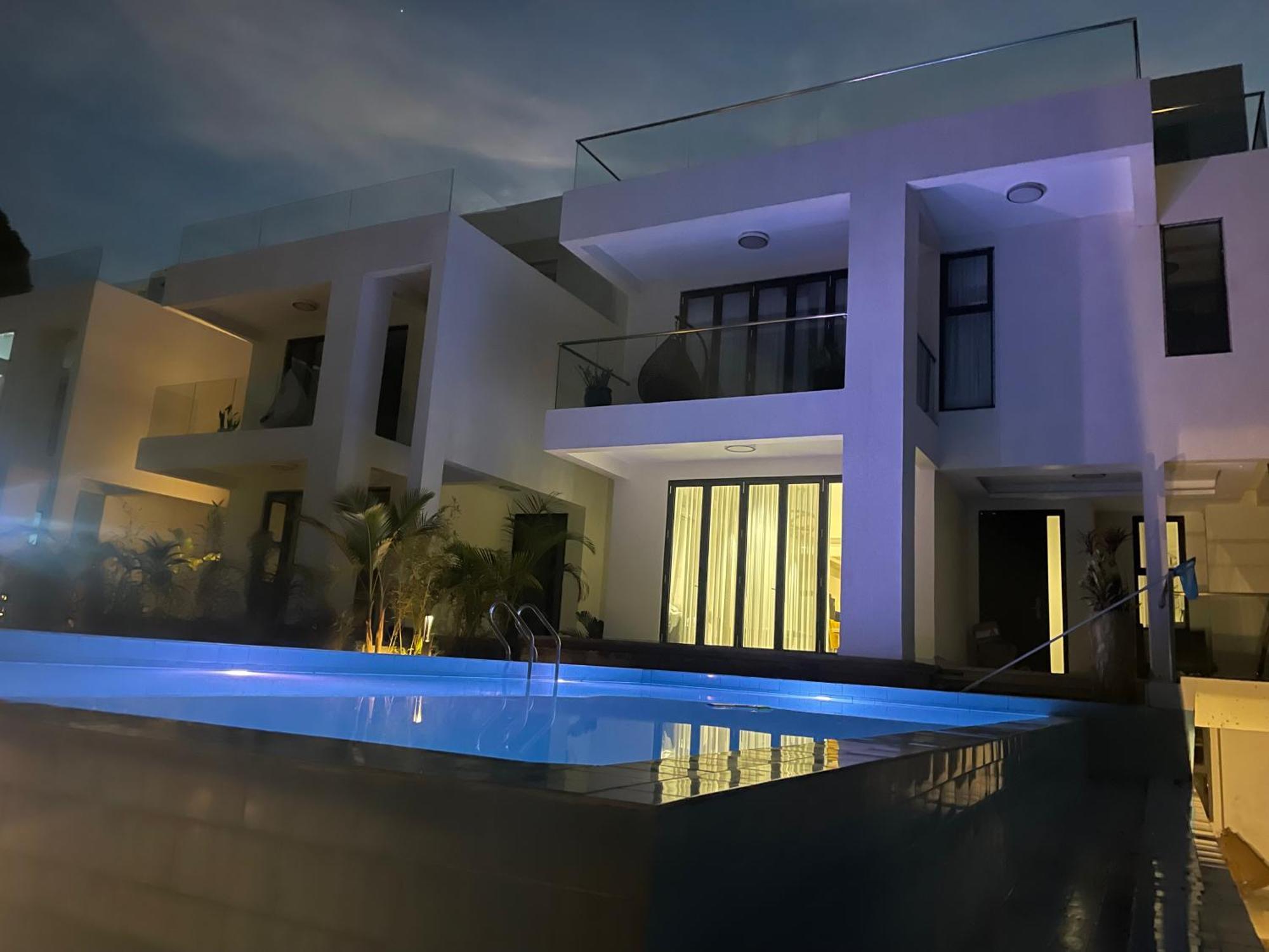 Infinity Pool , Free Private Pool Airport Shuttle *