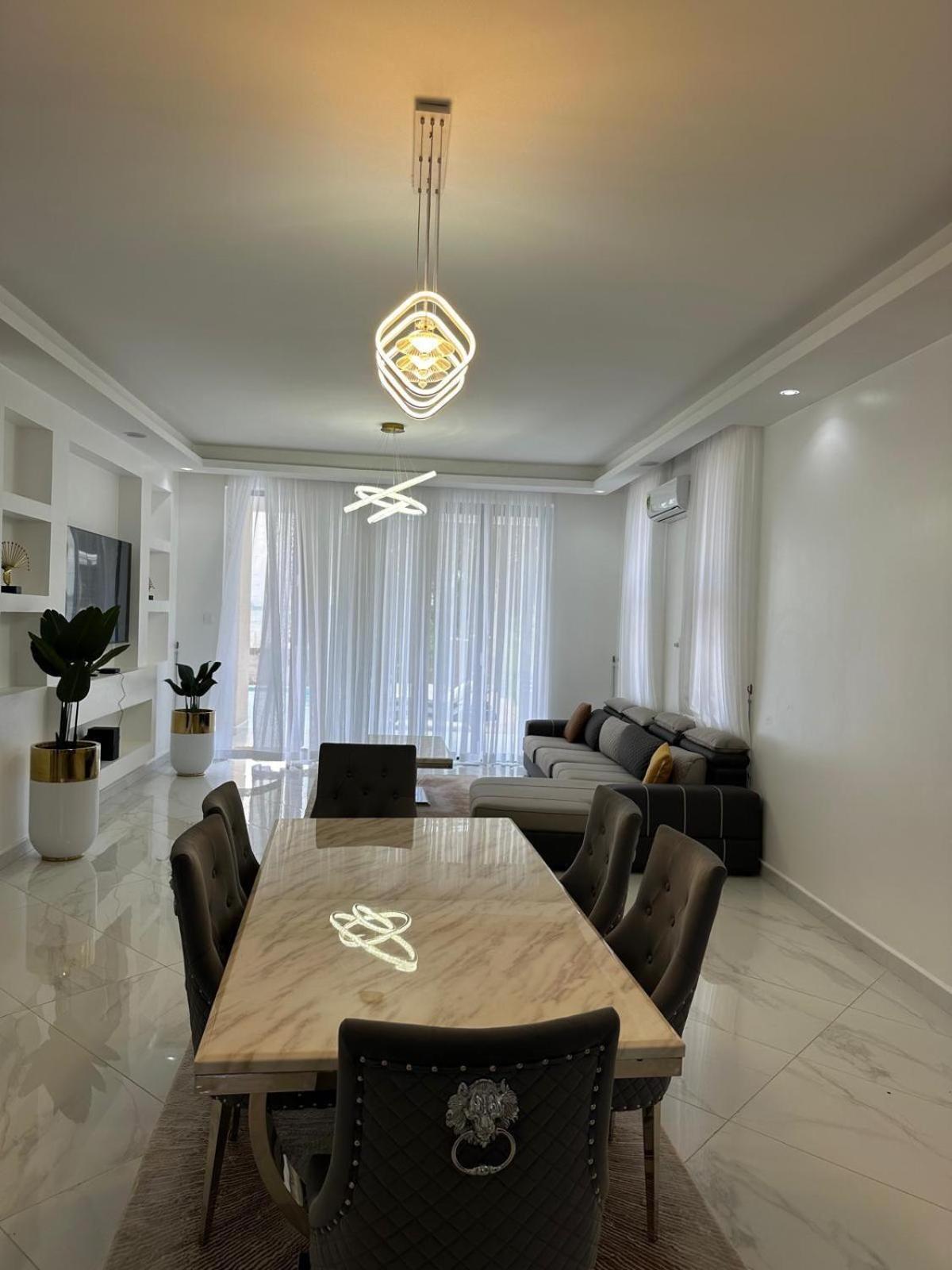 Apartment Infinity Pool , Free Private Pool Airport Shuttle *