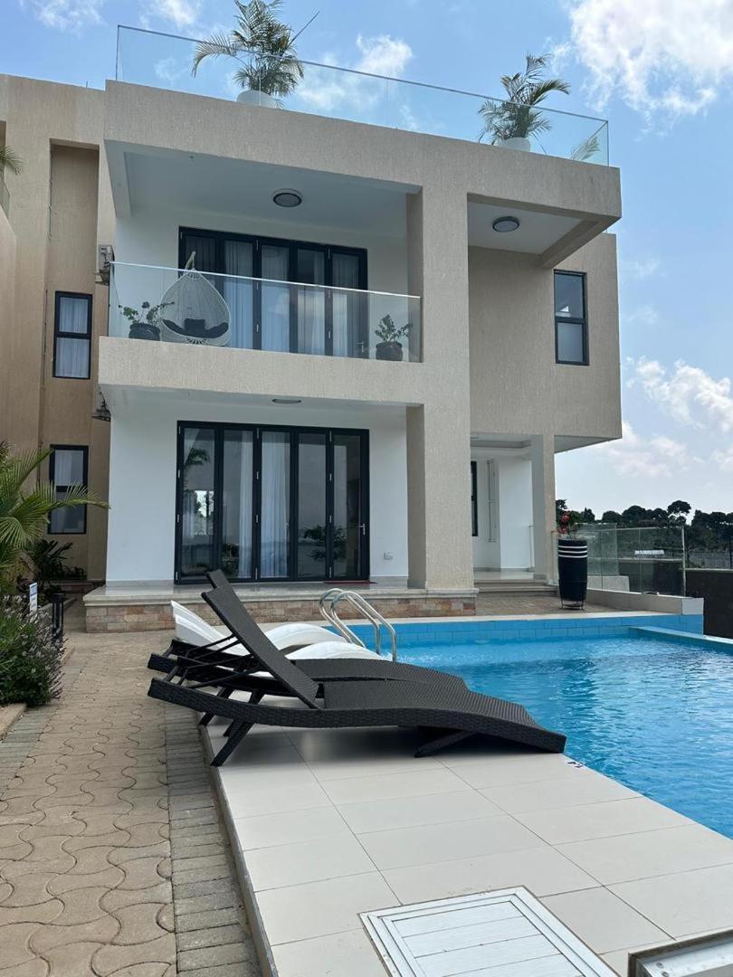Infinity Pool , Free Private Pool Airport Shuttle