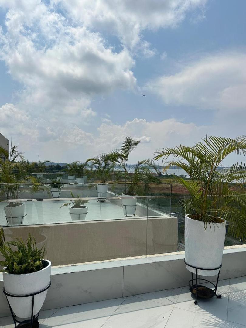 Infinity Pool , Free Private Pool Airport Shuttle Apartment Entebbe